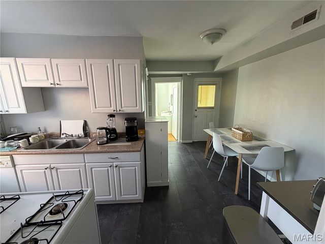 4908 Devonshire Avenue, St Louis, MO 63109