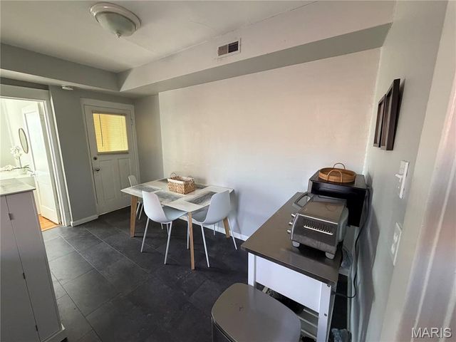 4908 Devonshire Avenue, St Louis, MO 63109