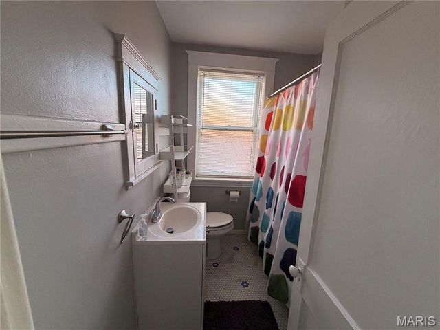 4908 Devonshire Avenue, St Louis, MO 63109