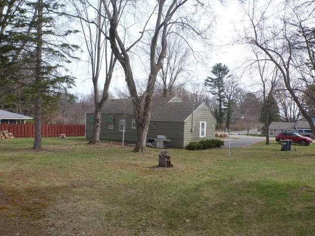 5610 Ridge Road, Stevensville Vllg, MI 49127