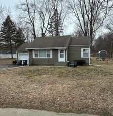 5610 Ridge Road, Stevensville Vllg, MI 49127