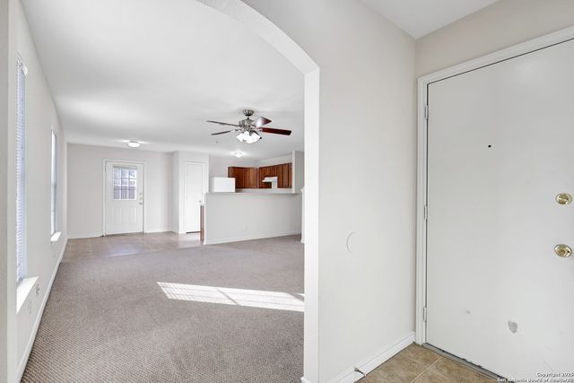 10023 Vasso Vw Apt 1, Converse, TX 78109