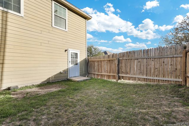 10023 Vasso Vw Apt 1, Converse, TX 78109