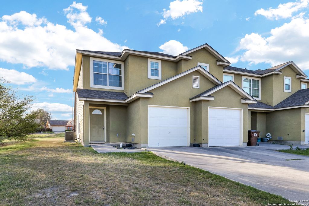 10023 Vasso Vw Apt 1, Converse, TX 78109