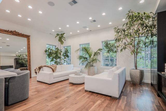 22 E Elm Street PH, Chicago, IL 60611