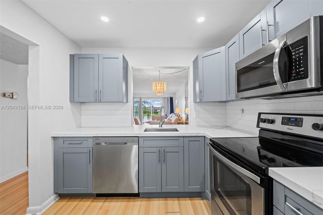 4025 N Nob Hill Road 301, Sunrise, FL 33351