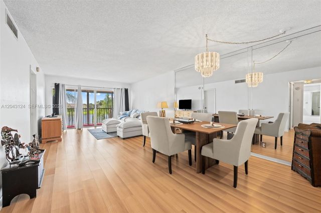 4025 N Nob Hill Road 301, Sunrise, FL 33351