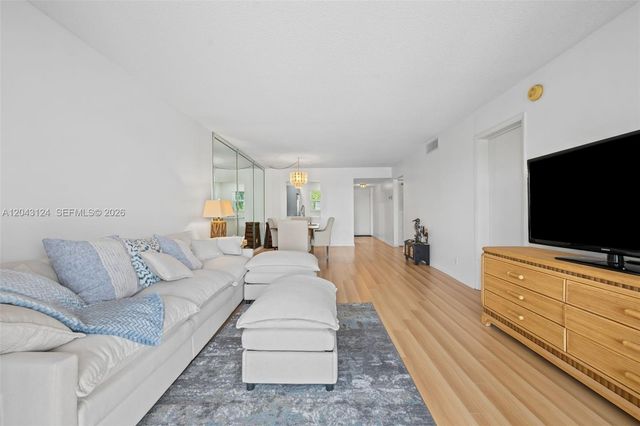 4025 N Nob Hill Road 301, Sunrise, FL 33351