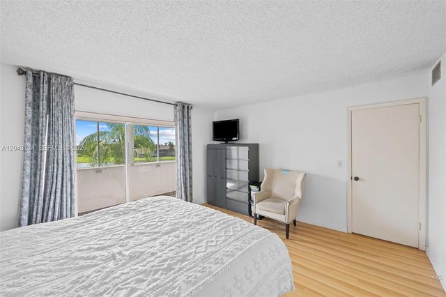 4025 N Nob Hill Road 301, Sunrise, FL 33351