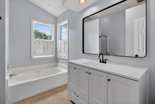113 E Hartwick Lane, Goose Creek, SC 29445