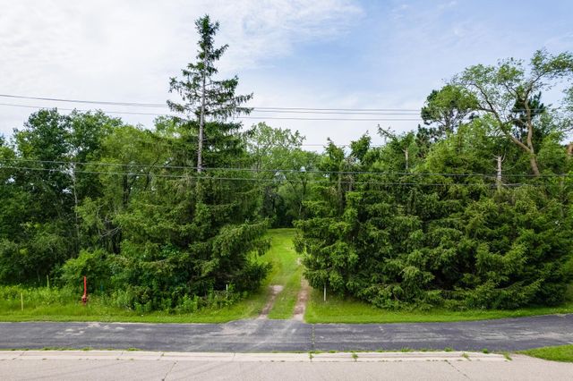 5715 Hodgson Road, Shoreview, MN 55126
