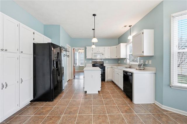 1013 New Mill DR, Chesapeake, VA 23322