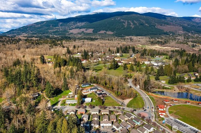 1803 Wildflower Way, Sedro Woolley, WA 98284