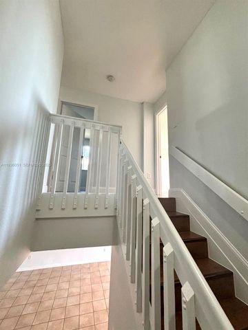 16276 SW 75th St, Miami, FL 33193