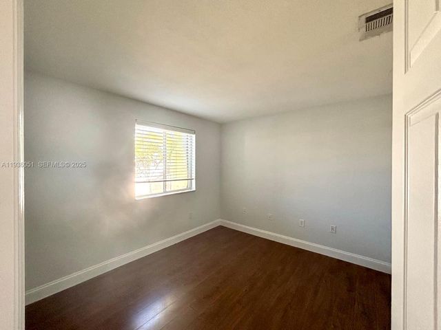 16276 SW 75th St, Miami, FL 33193