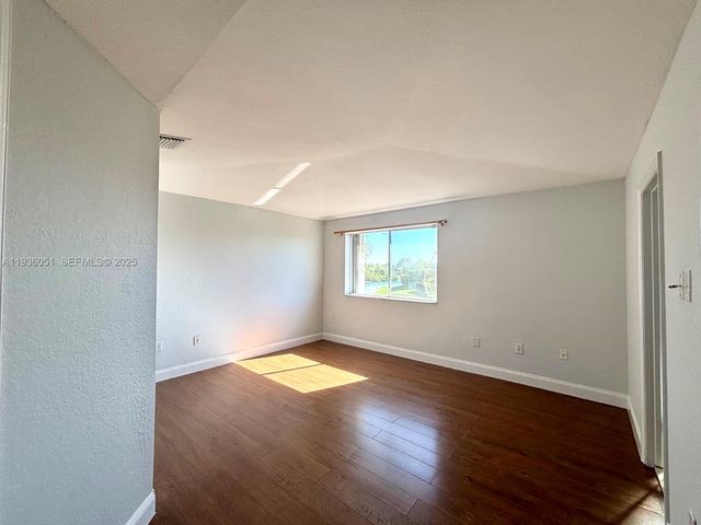 16276 SW 75th St, Miami, FL 33193