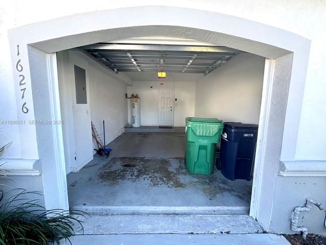 16276 SW 75th St, Miami, FL 33193