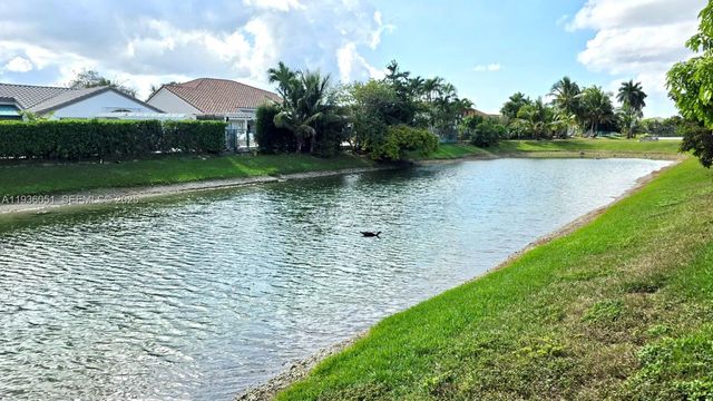 16276 SW 75th St, Miami, FL 33193