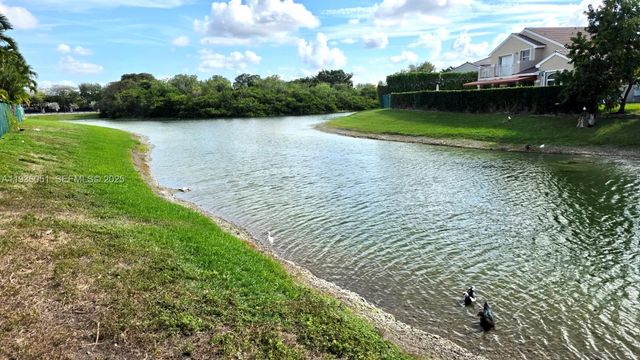 16276 SW 75th St, Miami, FL 33193