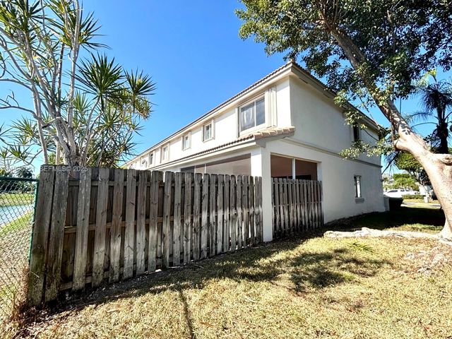 16276 SW 75th St, Miami, FL 33193