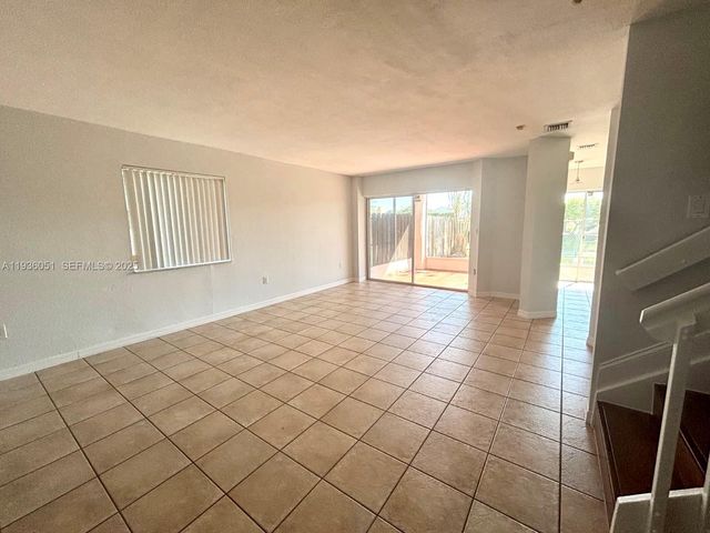 16276 SW 75th St, Miami, FL 33193