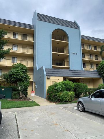 2820 Tennis Club Drive 302, West Palm Beach, FL 33417