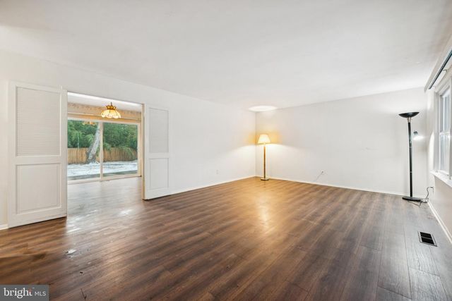 21 GLENVIEW LN, Willingboro, NJ 08046