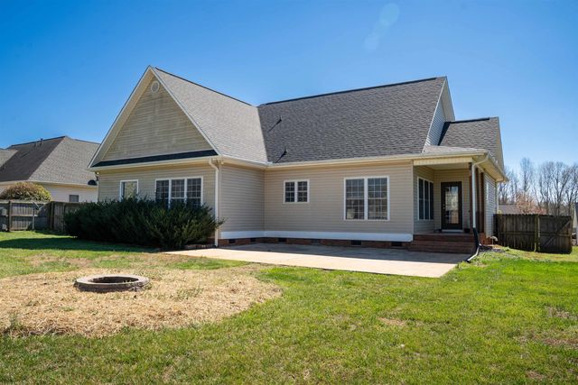 376 Shadow Oak, Boiling Springs, SC 29316