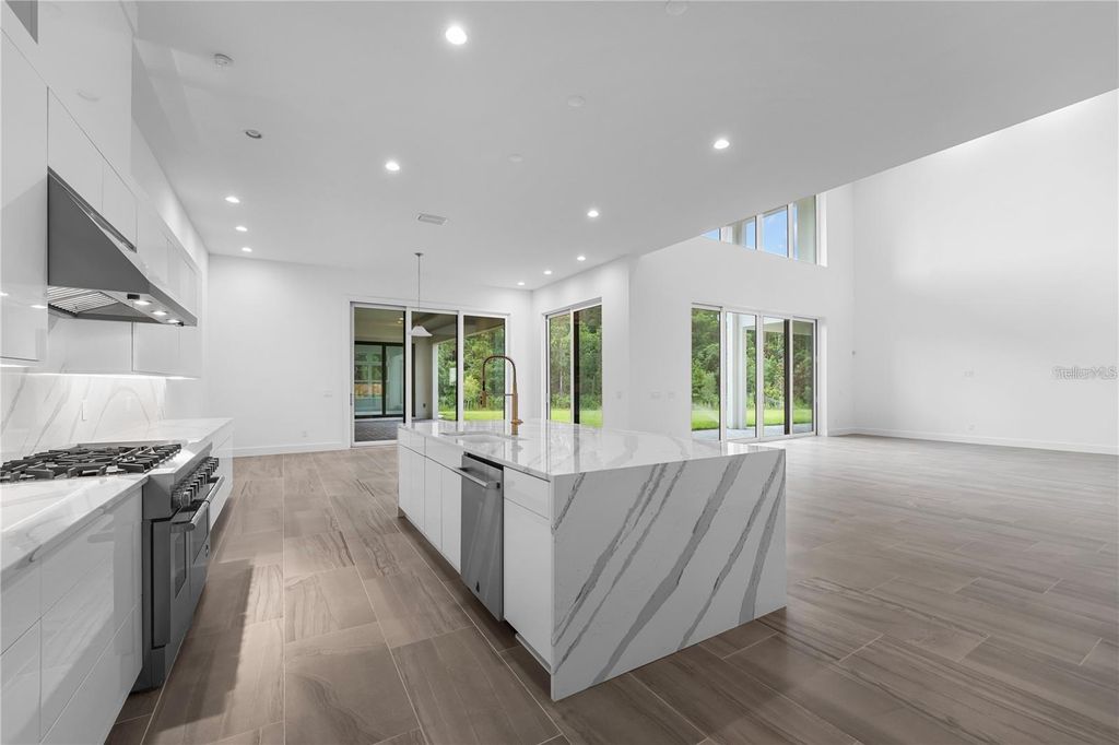 Image 12 of property listing at 9847 LAUREL BERRY DRIVE, Orlando, FL 32827