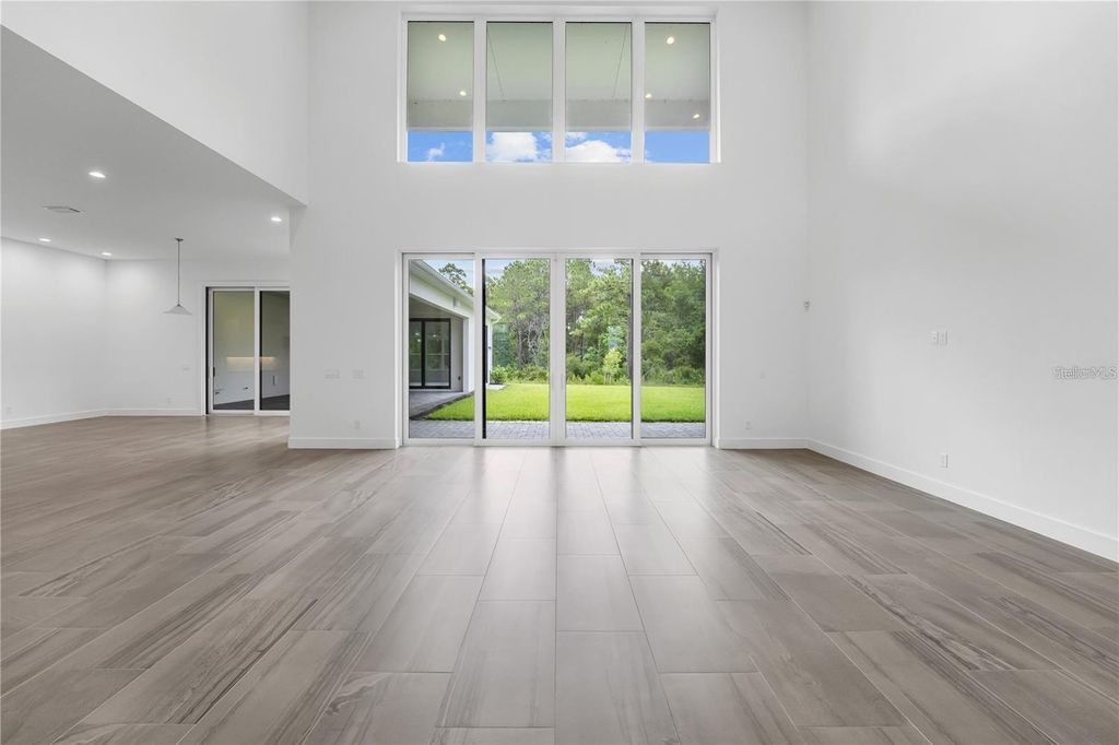 Image 18 of property listing at 9847 LAUREL BERRY DRIVE, Orlando, FL 32827