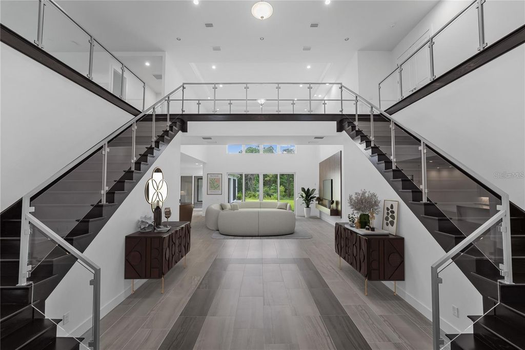 Image 8 of property listing at 9847 LAUREL BERRY DRIVE, Orlando, FL 32827