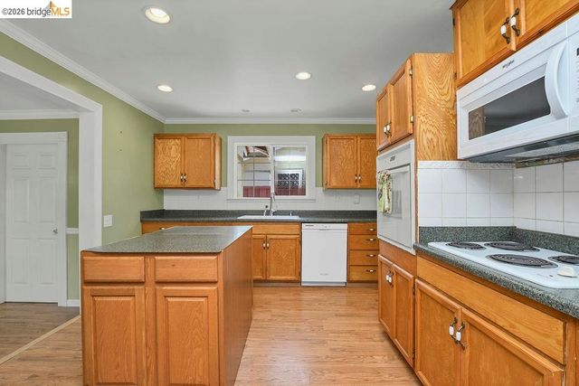 805 Calero St, Milpitas, CA 95035