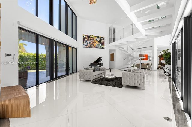 15712 SW 69th Lane, Miami, FL 33193