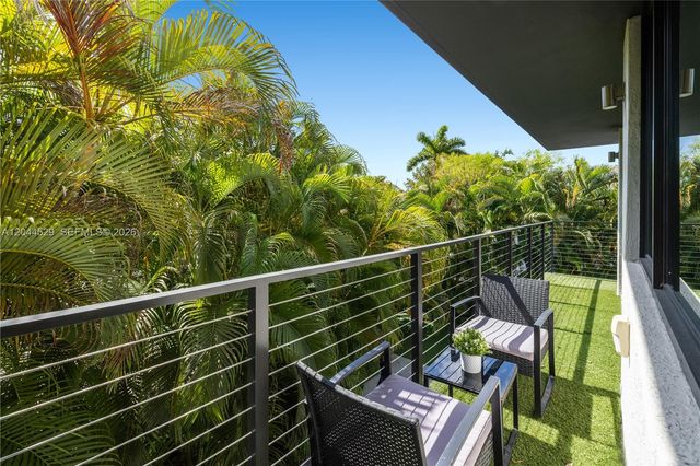 15712 SW 69th Lane, Miami, FL 33193