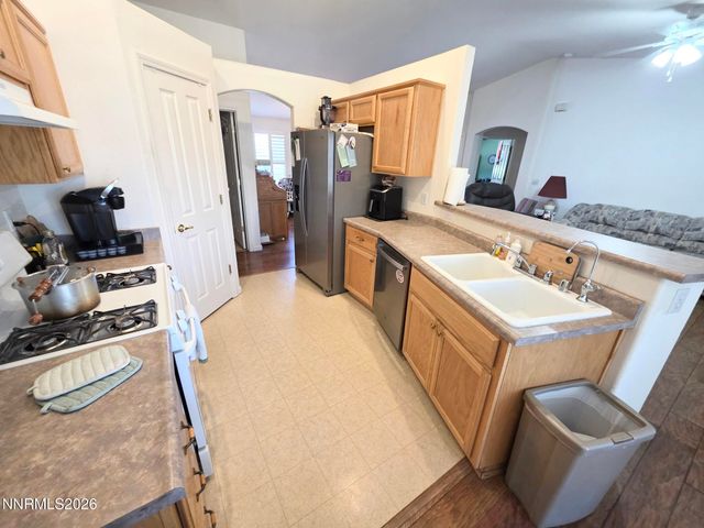 652 Jennys Lane, Fernley, NV 89408