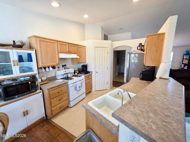 652 Jennys Lane, Fernley, NV 89408