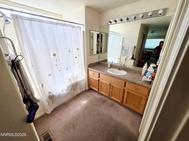 652 Jennys Lane, Fernley, NV 89408