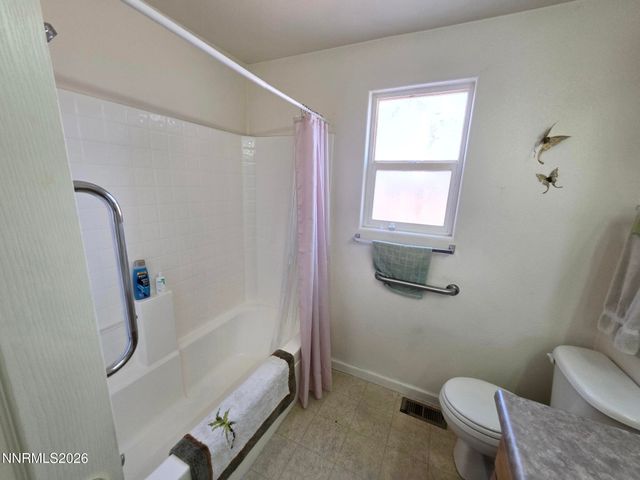 652 Jennys Lane, Fernley, NV 89408