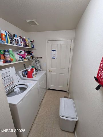 652 Jennys Lane, Fernley, NV 89408