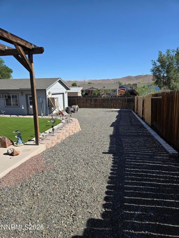 652 Jennys Lane, Fernley, NV 89408