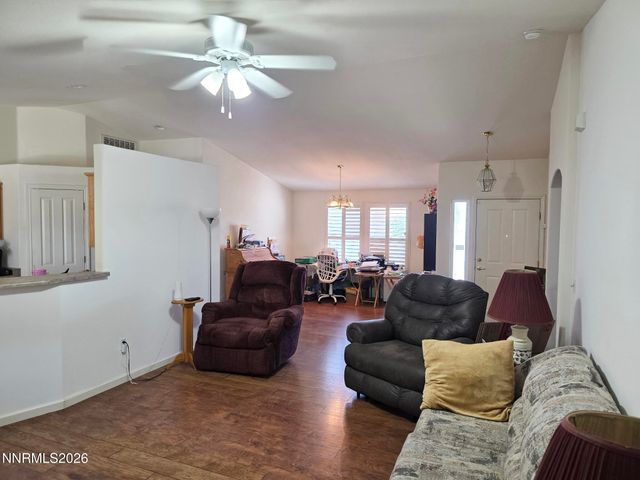 652 Jennys Lane, Fernley, NV 89408