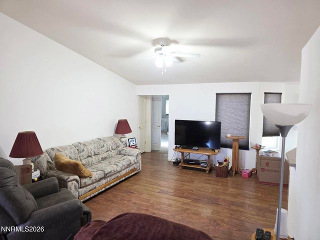 652 Jennys Lane, Fernley, NV 89408