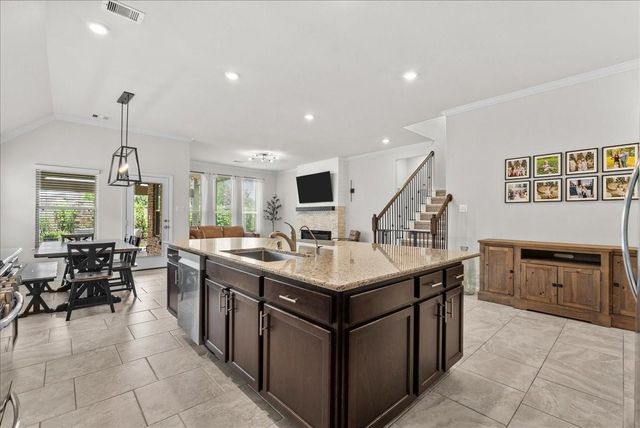 328 Woodway Drive, League City, TX 77573