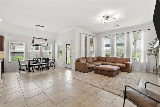 328 Woodway Drive, League City, TX 77573