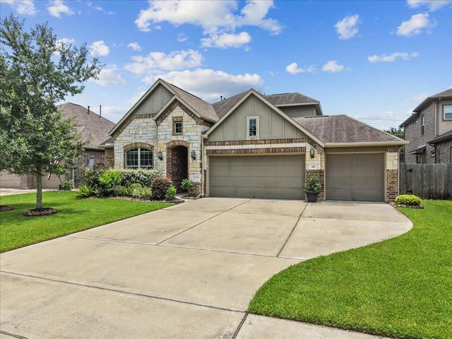 328 Woodway Drive, League City, TX 77573
