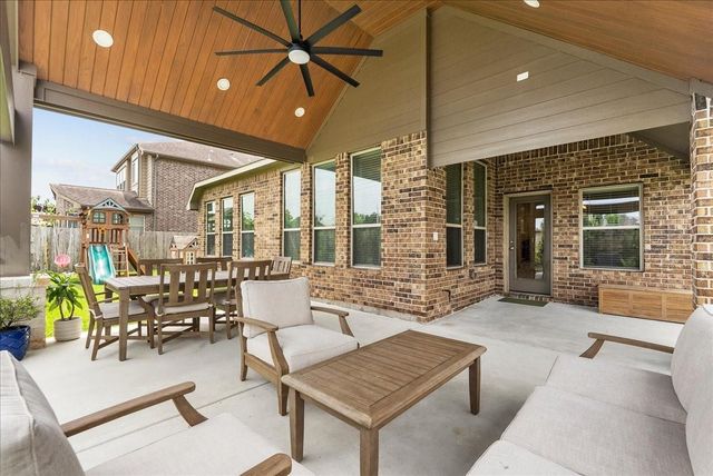 328 Woodway Drive, League City, TX 77573