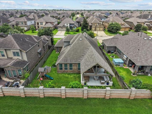 328 Woodway Drive, League City, TX 77573