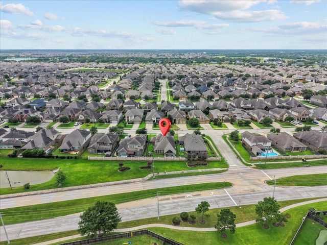328 Woodway Drive, League City, TX 77573