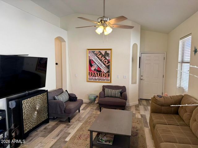599 W COLT Road, Chandler, AZ 85225