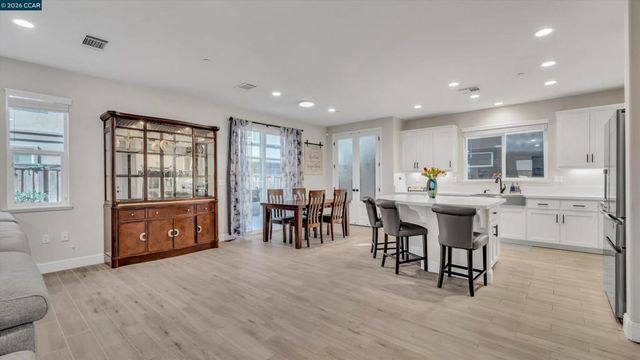 3025 Aragon Dr, Pittsburg, CA 94565